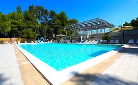 Castroboleto Village